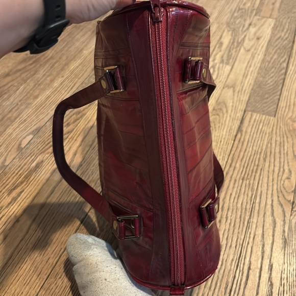 Vintage 1970s burgundy eelskin bag and matching change purse - Picture 6 of 7